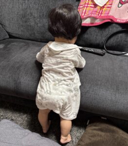 生後8ヶ月でも着られる60サイズのコンビ肌着